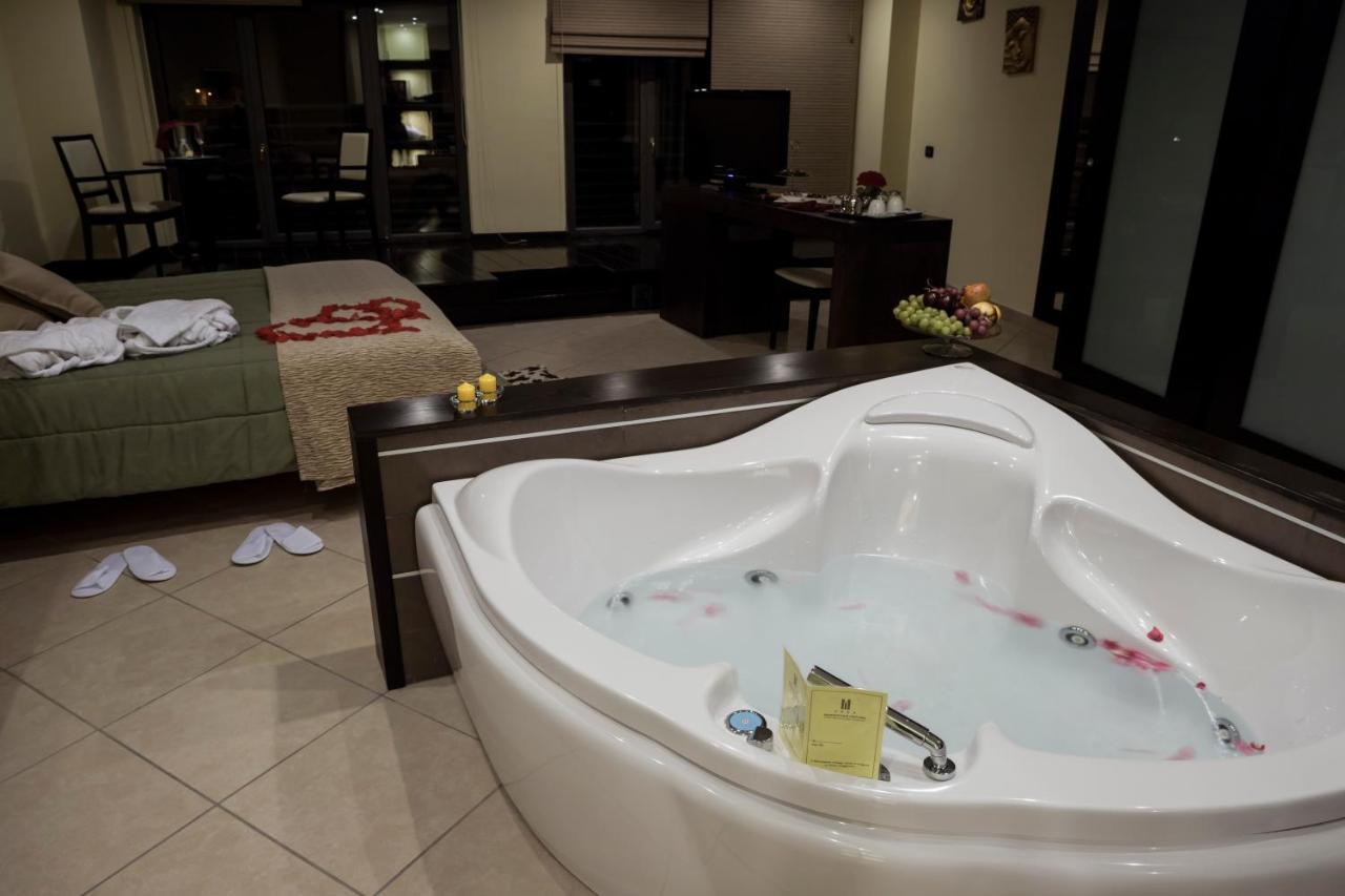 Manhattan Village Hotel سولمونا المظهر الخارجي الصورة